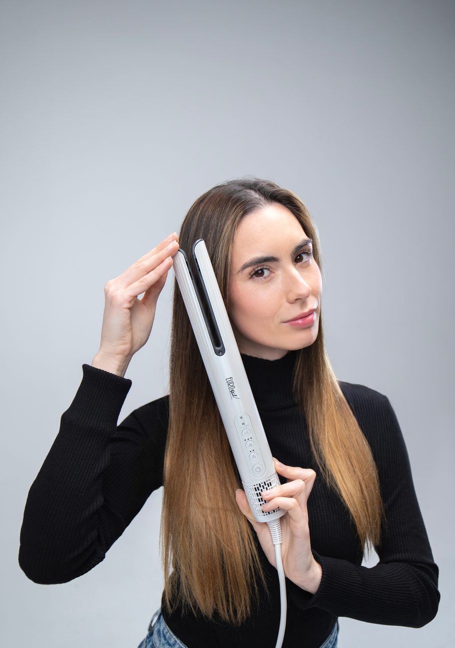 Peluquera profesional con Aura